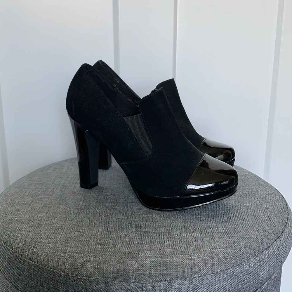 Black Suede booties with patent leather toe